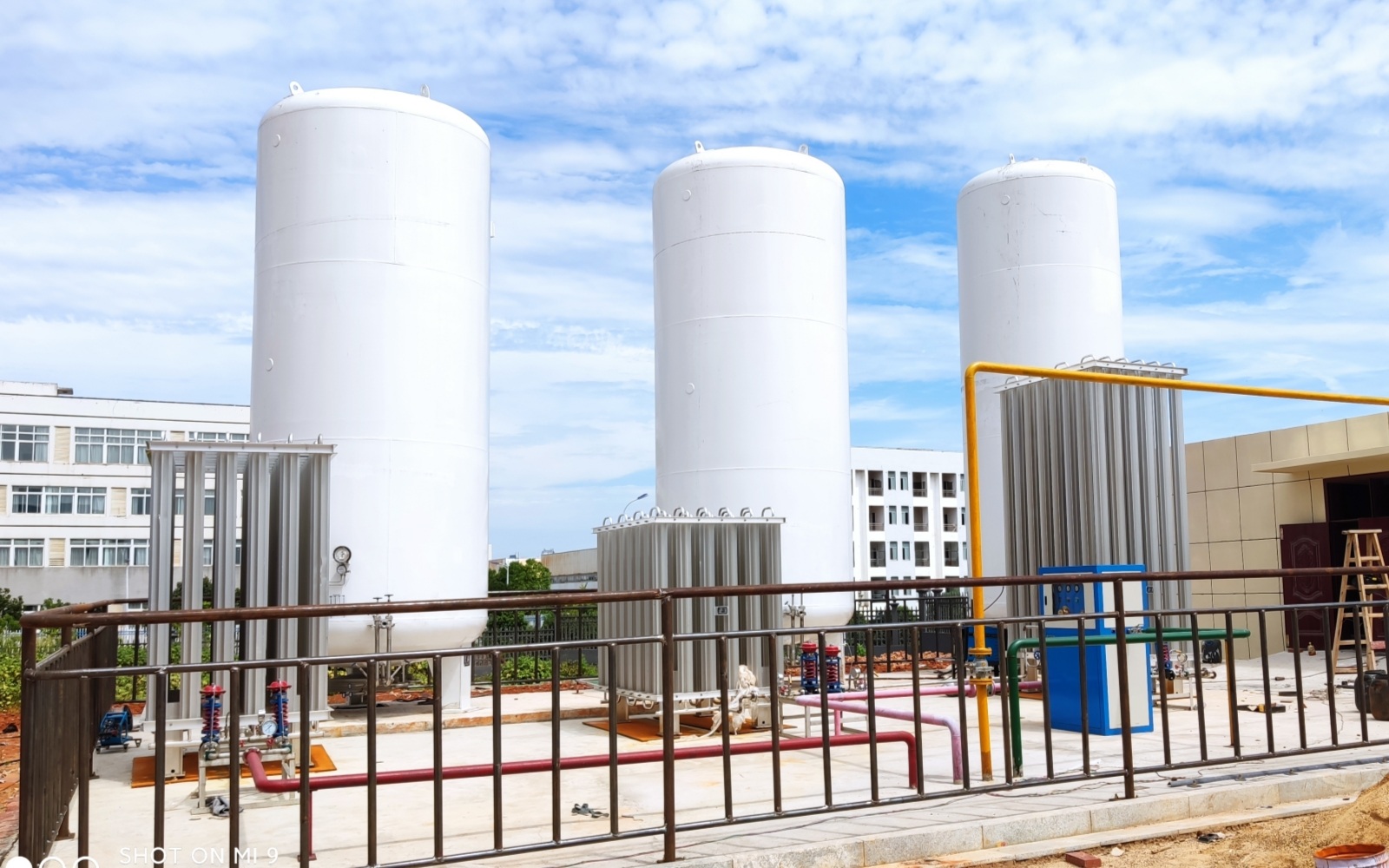 儲(chǔ)罐容器_壓力容器_低溫儲(chǔ)罐_菏澤花王壓力容器